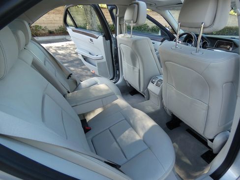 Used 2016 Mercedes-Benz E 350 Sedan w/ Premium Package image 20