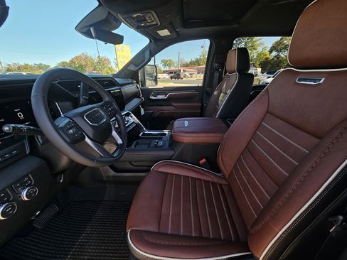 New 2026 GMC Sierra 3500 Denali Ultimate w/ LPO, Black Badging Package image 6