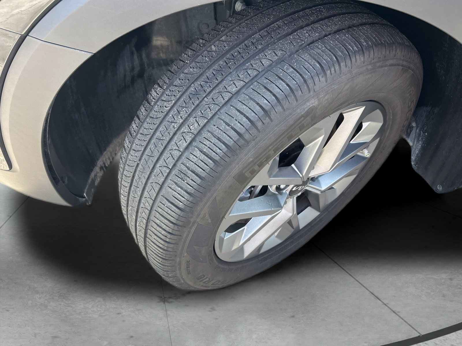 Used 2025 Kia Telluride LX FWD image 43