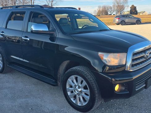 Used 2014 Toyota Sequoia Platinum image 1