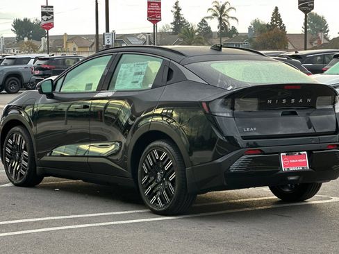 New 2026 Nissan Leaf Platinum+ w/ Cargo Package (Platinum+) image 6