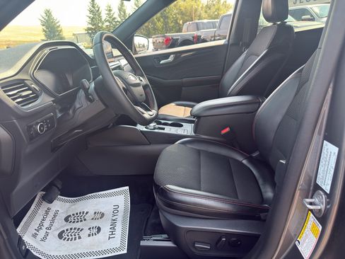 Certified 2025 Ford Escape ST-Line Select AWD/4WD image 15