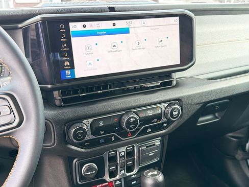 Used 2024 Jeep Wrangler Willys image 27