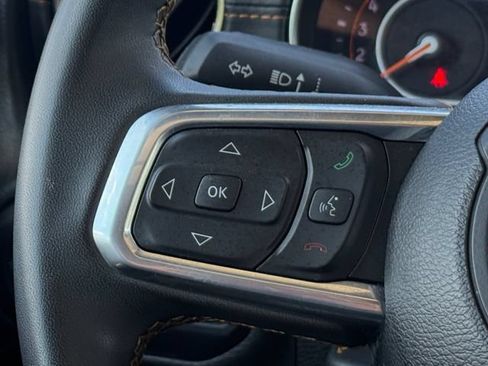 Used 2023 Jeep Gladiator Overland AWD/4WD image 11