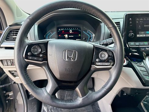 Used 2023 Honda Odyssey Elite image 11