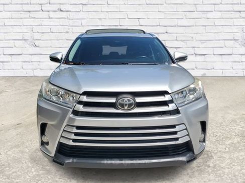 Used 2017 Toyota Highlander XLE image 6