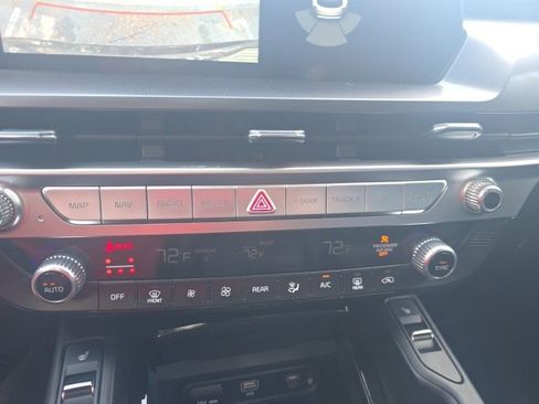 Certified 2025 Kia Telluride S image 19