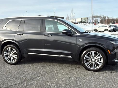 Used 2020 Cadillac XT6 Premium Luxury image 3