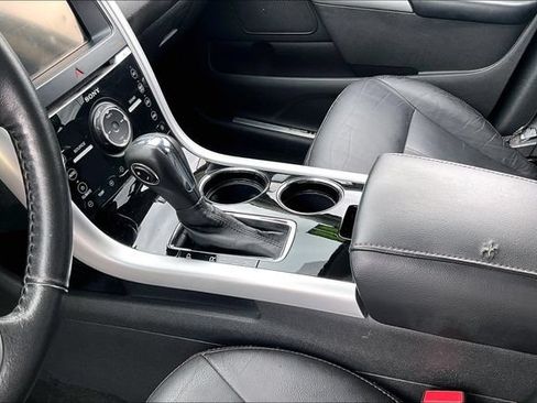 Used 2011 Ford Edge Limited FWD image 17
