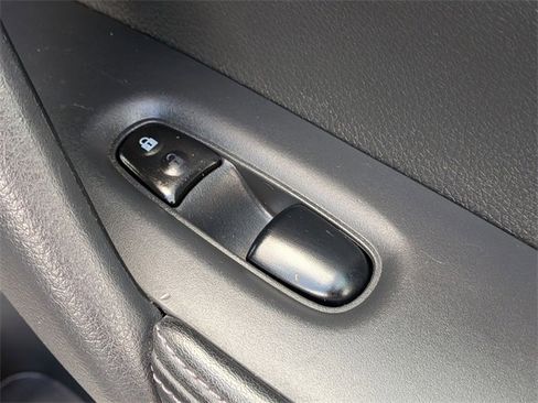 Used 2017 Nissan Rogue SV w/ SV Family Package image 36