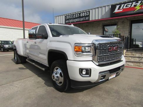 Used 2018 GMC Sierra 3500 Denali w/ Duramax Plus Package AWD/4WD image 6