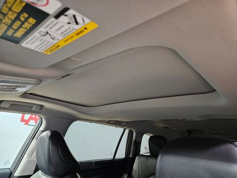 Used 2024 Toyota Highlander XLE image 25