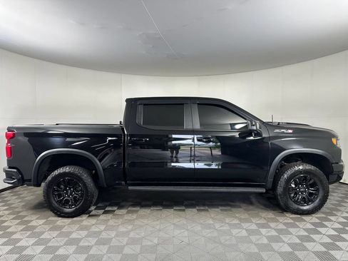 Used 2022 Chevrolet Silverado 1500 ZR2 w/ Technology Package AWD/4WD image 6