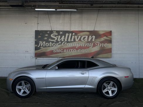 Used 2010 Chevrolet Camaro LT image 2