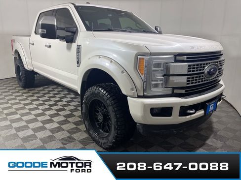 Used 2017 Ford F250 Platinum w/ Platinum Ultimate Package image 2