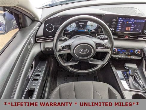 Used 2021 Hyundai Elantra SEL w/ Convenience Package image 16