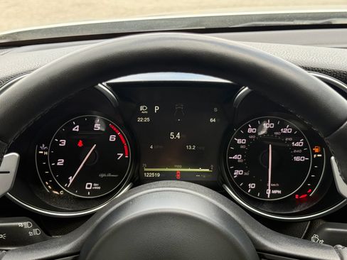 Used 2017 Alfa Romeo Giulia AWD image 12