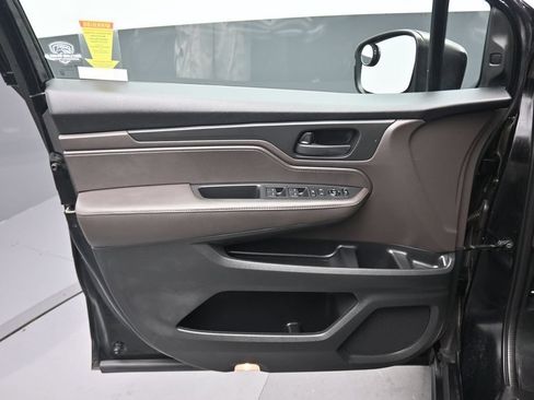 Used 2018 Honda Odyssey EX image 9