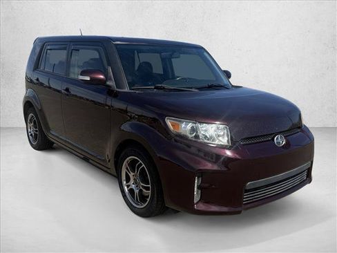 Used 2012 Scion xB FWD image 3