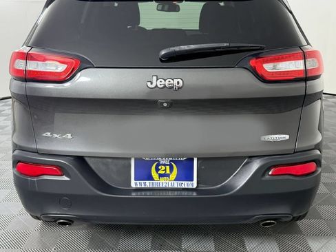 Used 2014 Jeep Cherokee Latitude w/ Cold Weather Group AWD/4WD image 8