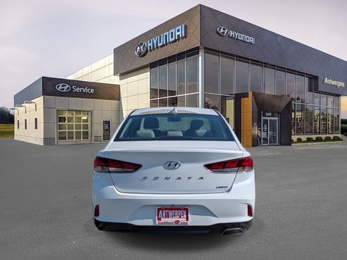 Used 2018 Hyundai Sonata Limited w/ Cargo Package FWD image 4