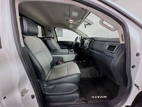 Used 2017 Nissan Titan S AWD/4WD image 22