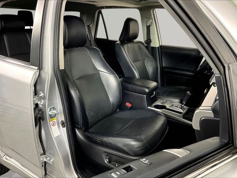 Used 2016 Toyota 4Runner Limited AWD/4WD image 28