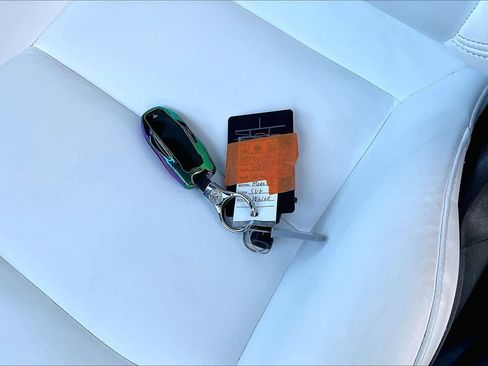 Used 2021 Tesla Model Y Long Range image 13