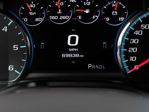 Used 2020 Chevrolet Suburban Premier w/ 6.2L Performance Package image 16