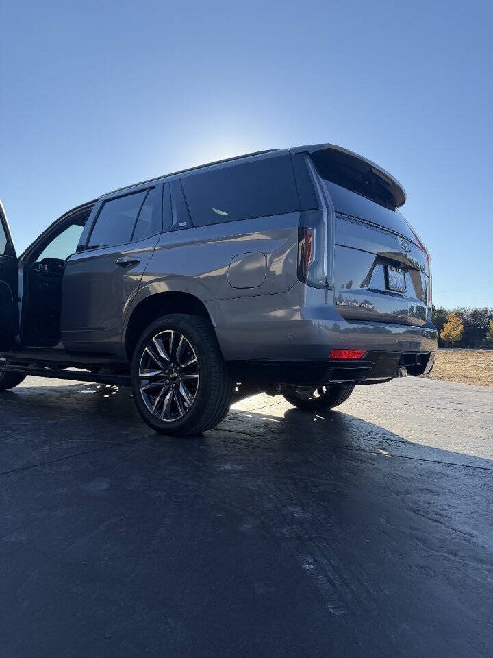 Used 2021 Cadillac Escalade Sport w/ Driver Assist Tech Package AWD/4WD image 3