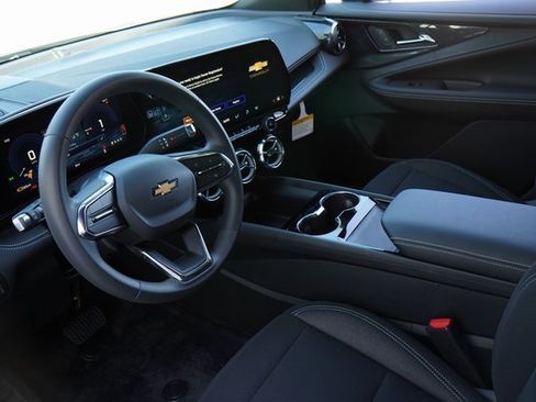 New 2025 Chevrolet Equinox EV LT image 2