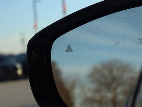 Used 2024 Chrysler Pacifica Touring-L image 26