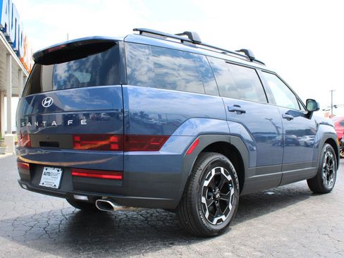 Used 2025 Hyundai Santa Fe SEL FWD image 4