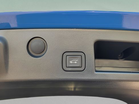 Used 2026 Chevrolet Equinox RS w/ Convenience Package III image 9