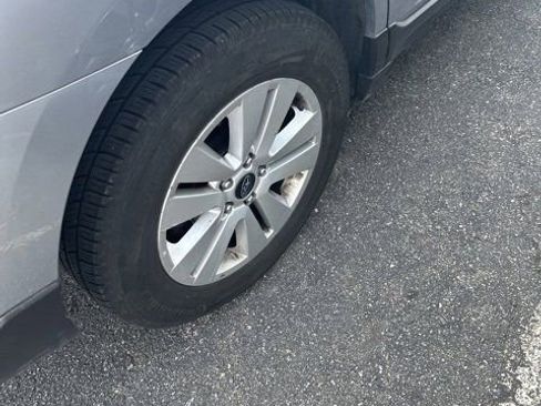 Used 2019 Subaru Outback 2.5i image 6