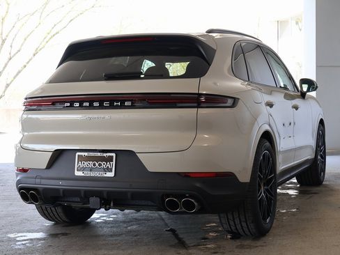New 2025 Porsche Cayenne S image 9
