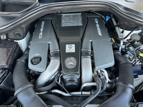 Used 2013 Mercedes-Benz ML 63 AMG 4MATIC image 40