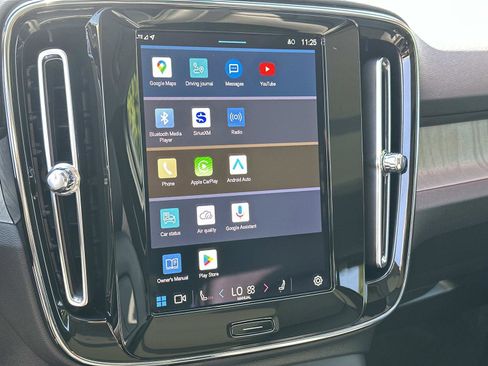 Certified 2025 Volvo XC40 B5 Plus image 11