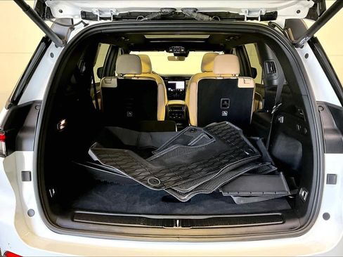 Used 2025 Jeep Grand Cherokee L Limited w/ Black Appearance Package AWD/4WD image 36