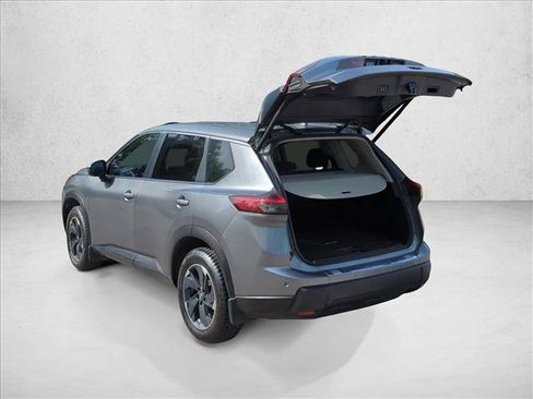 Certified 2024 Nissan Rogue SV FWD image 9