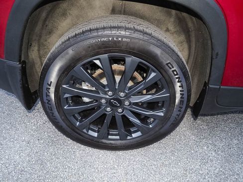 Used 2023 Chevrolet Traverse RS image 38