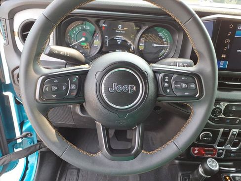 Used 2024 Jeep Wrangler Unlimited AWD/4WD image 24