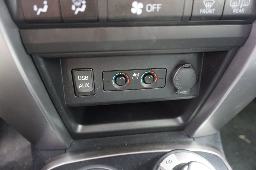 Used 2018 Toyota 4Runner Limited AWD/4WD image 13