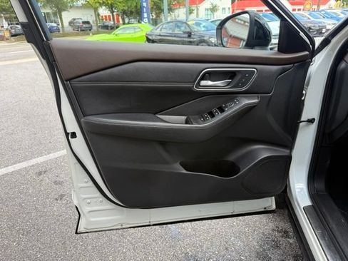 Used 2022 Nissan Rogue Platinum w/ Head-Up Display Package AWD/4WD image 39