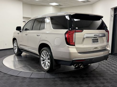 Used 2024 GMC Yukon Denali w/ Advanced Technology Package AWD/4WD image 5