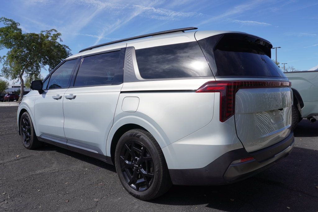 Used 2025 Kia Carnival SX Prestige FWD image 3