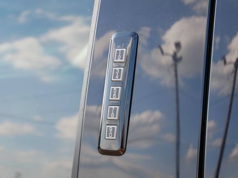 Certified 2018 Ford F150 XLT w/ Equipment Group 302A Luxury AWD/4WD image 14