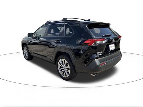 Used 2025 Toyota RAV4 XLE Premium w/ Weather Package FWD image 5