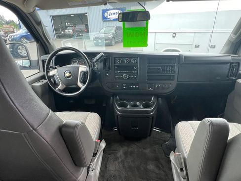 Used 2017 Chevrolet Express 3500 LT w/ LT Preferred Equipment Group RWD image 10