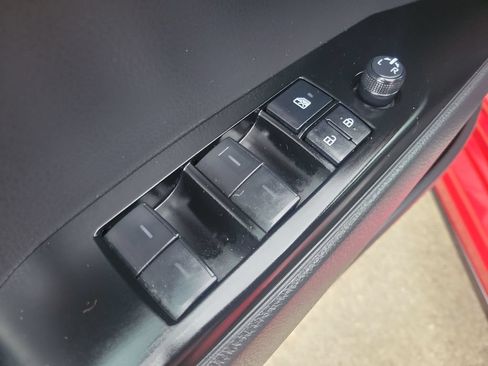 Used 2025 Toyota Camry SE w/ Convenience Package FWD image 13